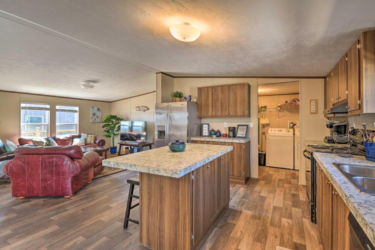 Quaint Port Oconnor Home - 3 Mi To Beach! Port O'Connor Extérieur photo