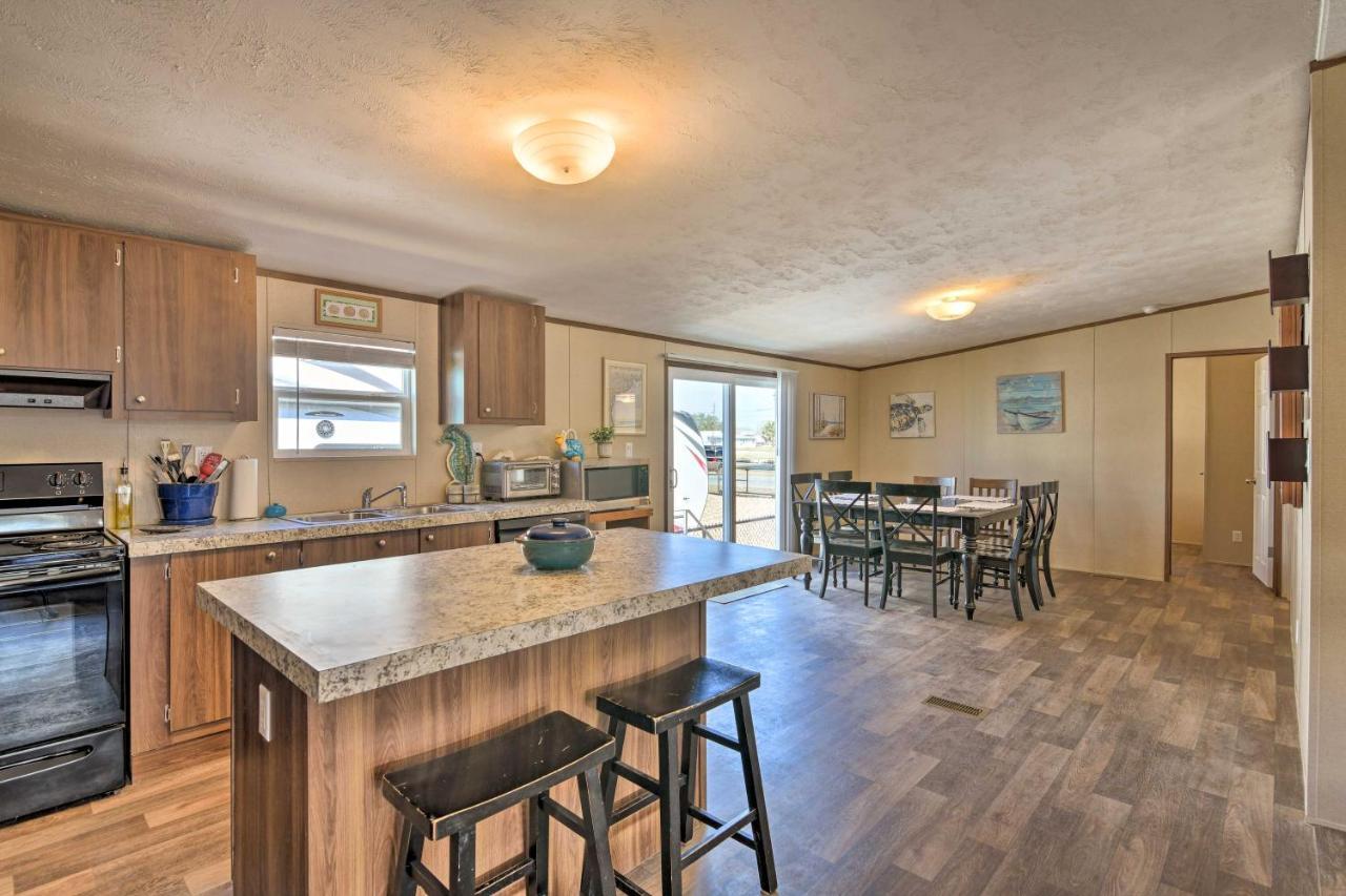 Quaint Port Oconnor Home - 3 Mi To Beach! Port O'Connor Extérieur photo