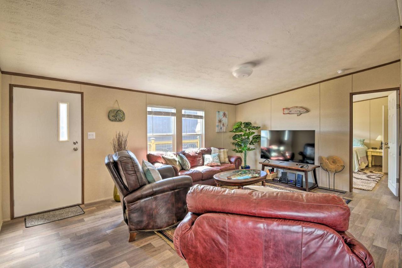 Quaint Port Oconnor Home - 3 Mi To Beach! Port O'Connor Extérieur photo